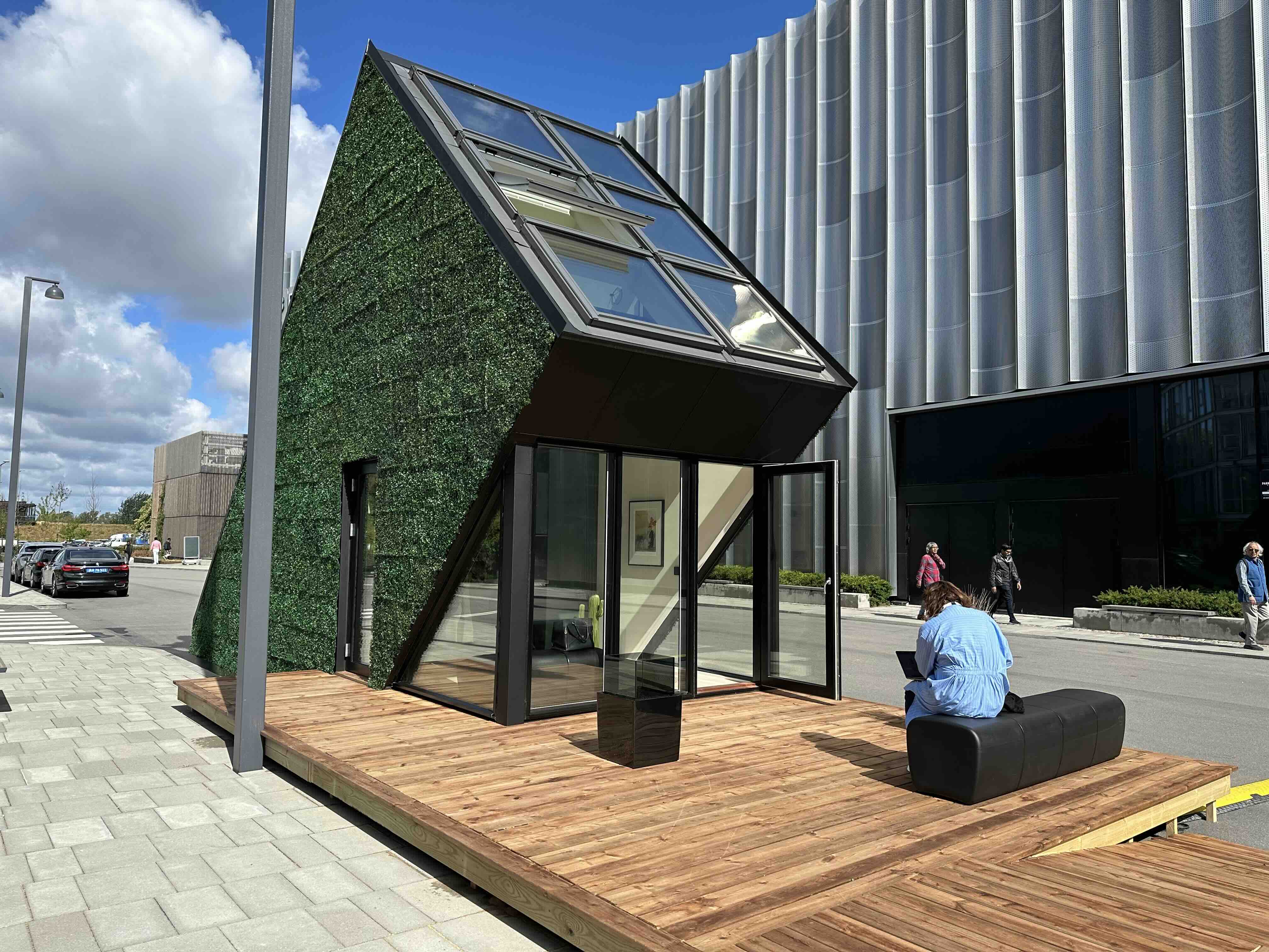 Cube Zero Tiny house